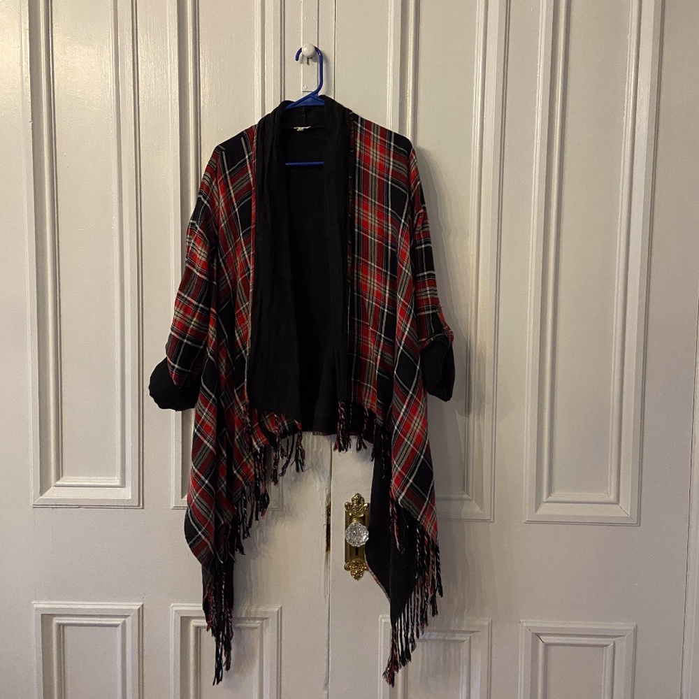 En Creme Plaid Cardigan Wrap Sz M